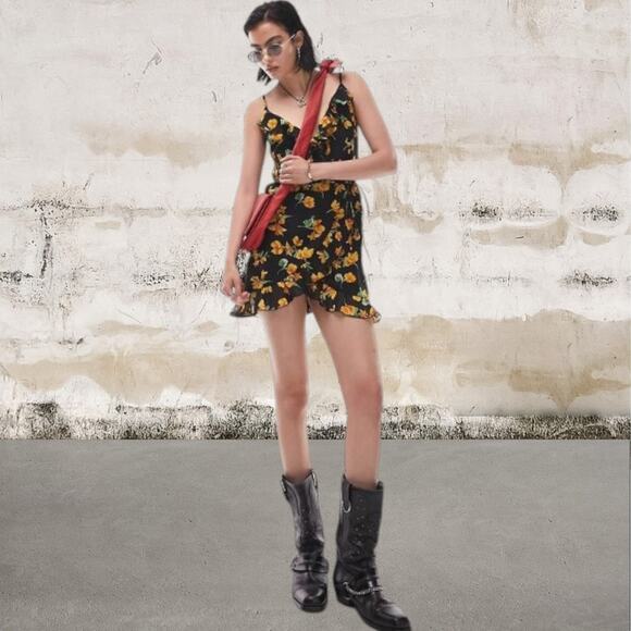 TOPSHOP NWOT Floral Wrap Strappy Mini Dress Size 4 - Picture 3 of 8